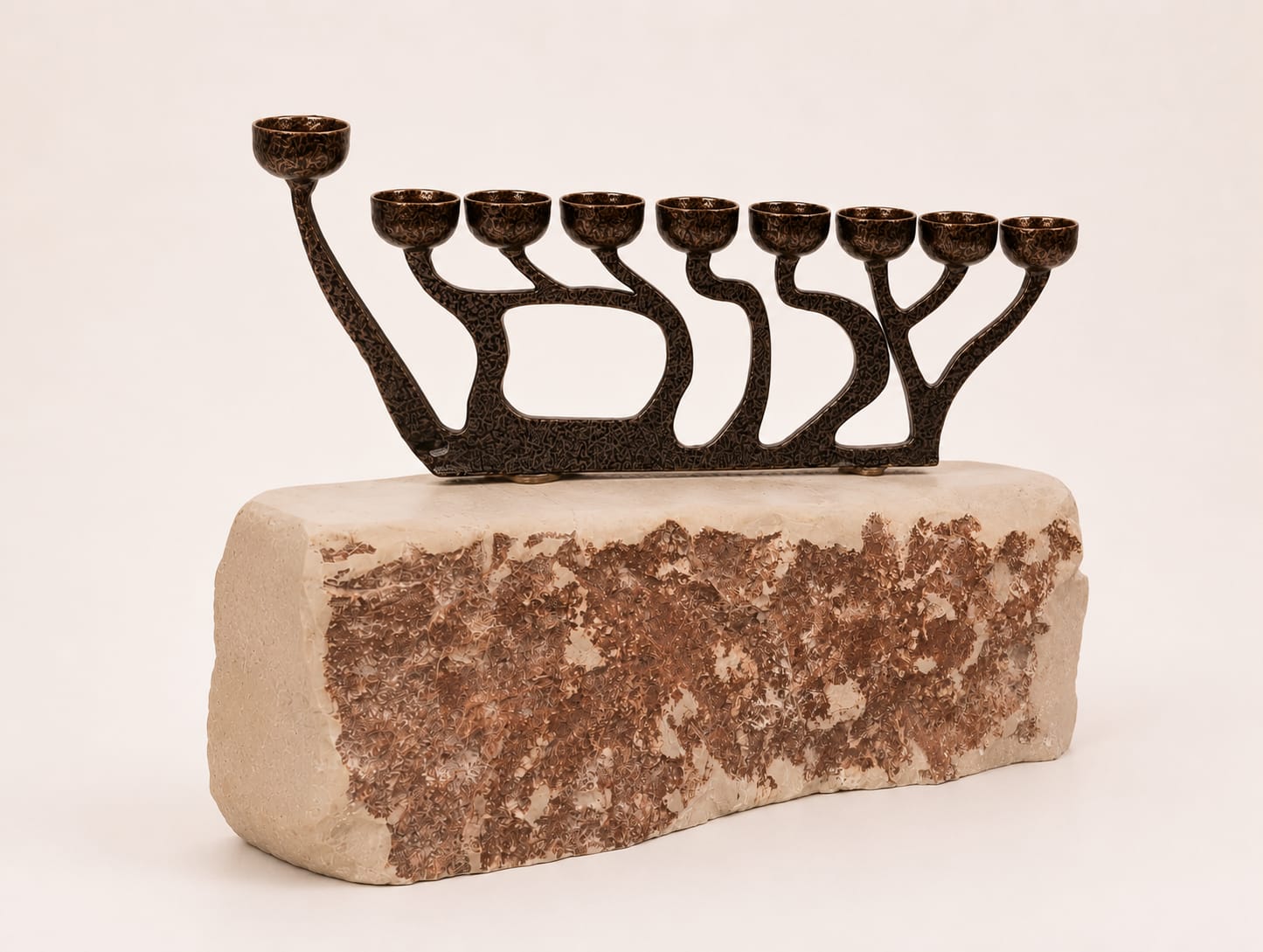 חנוכיית שלום כהה