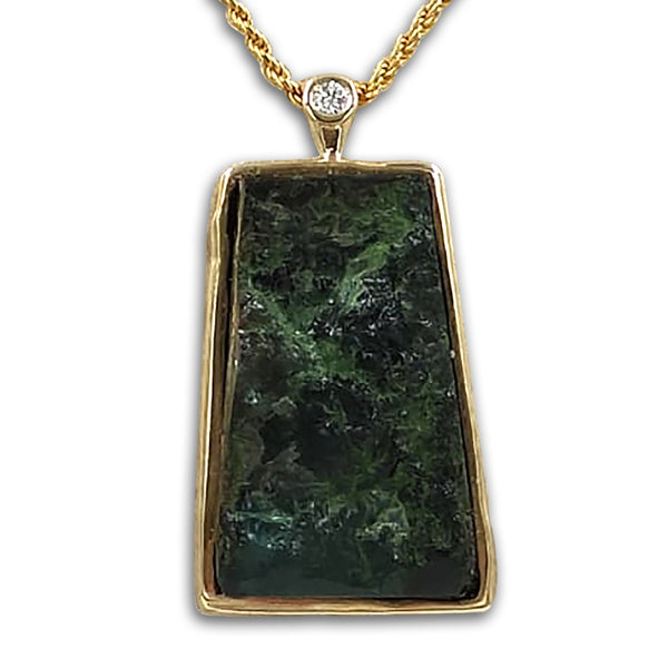 תליון זהב 14K עם אזמרגד גולמי בצורת חופשית