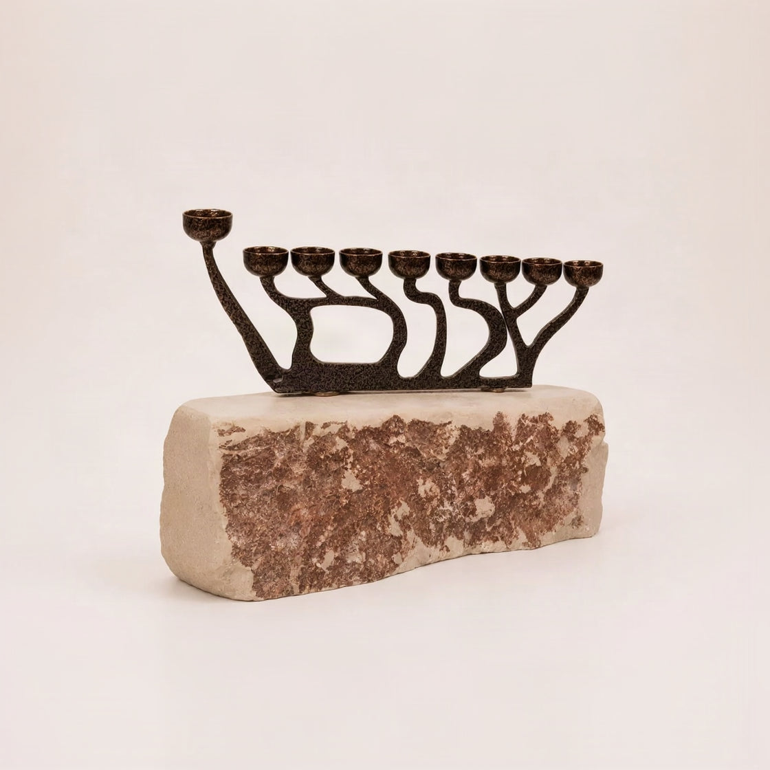 חנוכיית שלום כהה