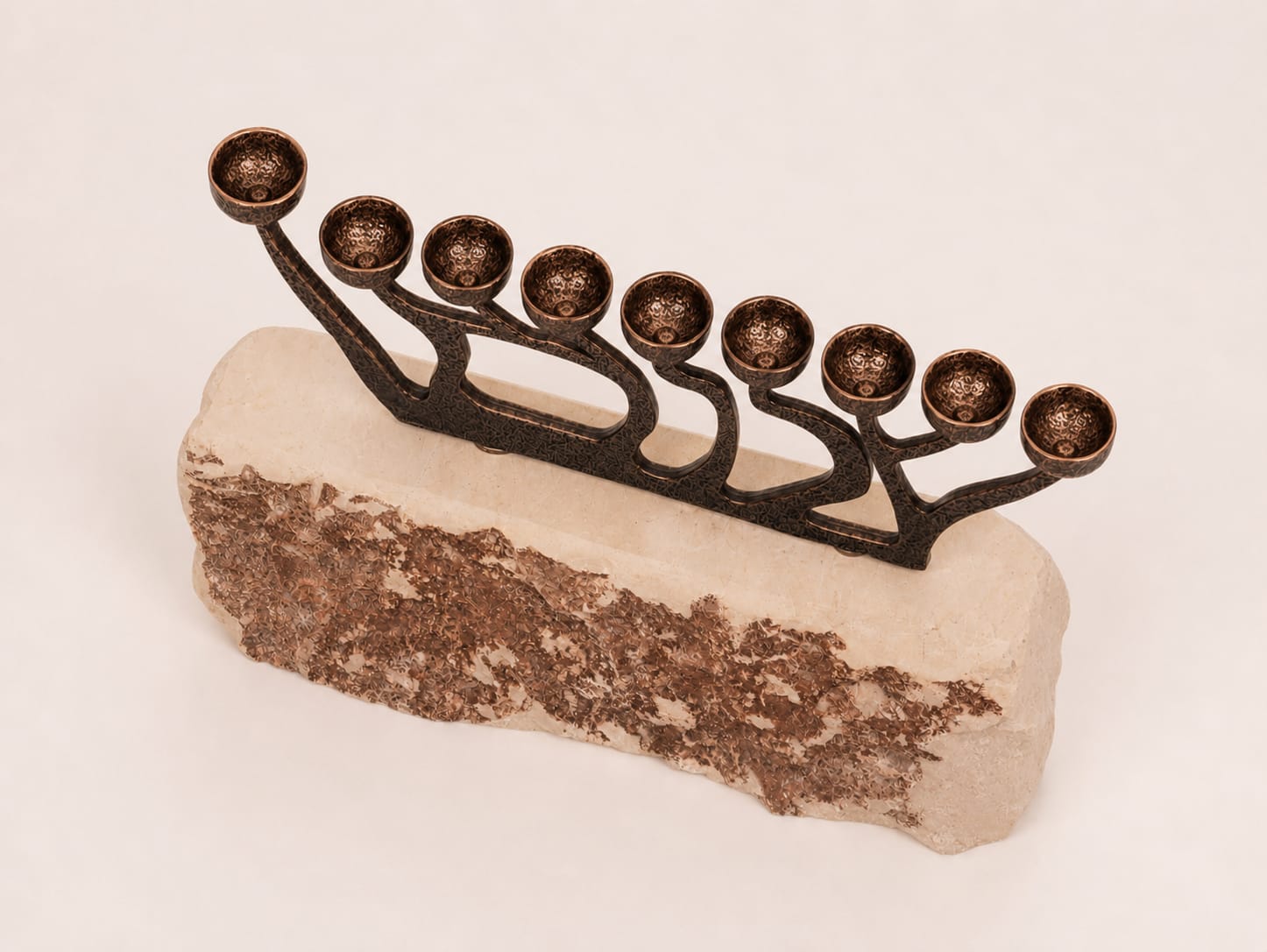 חנוכיית שלום כהה