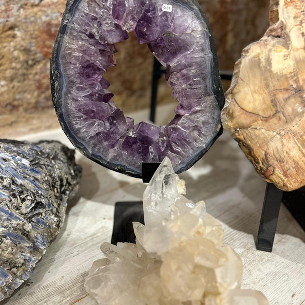 פרוסת מושבת אמטיסט