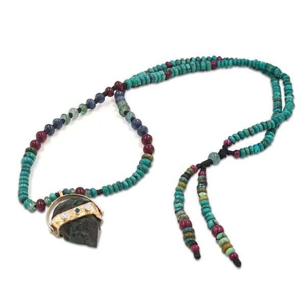 אבן חן אמרלד גולמית עם יהלום ושרשרת עם טורקיז