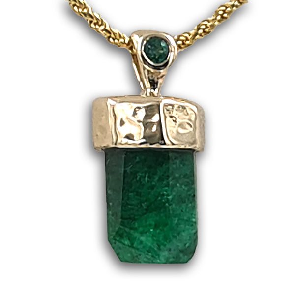 תליון זהב 14 קראט עם אמרלד טבעי