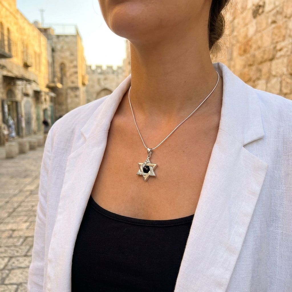 תליון כסף בצורת מגן דוד - אבן אודם